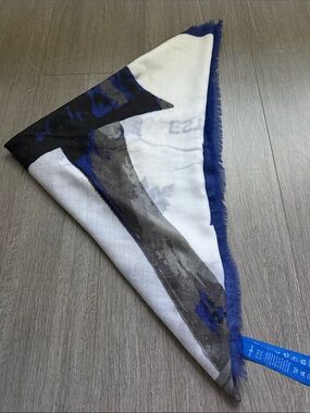 Kit and Ace 100% Cashmere "Shay" Graphic Scarf - Blue Floral